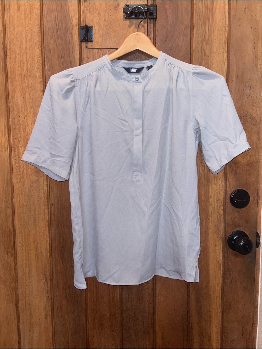 Lands’ End Light Gray Short-Sleeve Top